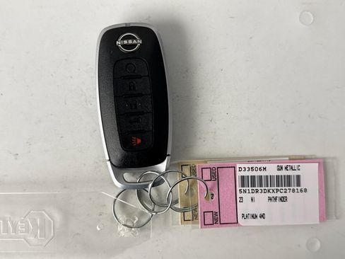 Used 2023 Nissan Pathfinder Platinum AWD/4WD image 11