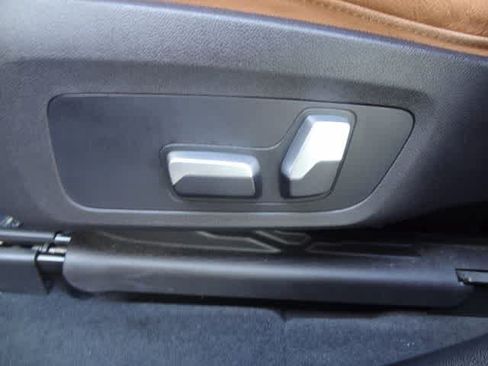 Used 2022 BMW X3 xDrive30i AWD/4WD image 7