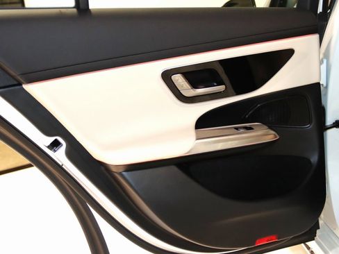 Used 2025 Mercedes-Benz E 350 4MATIC Sedan image 56