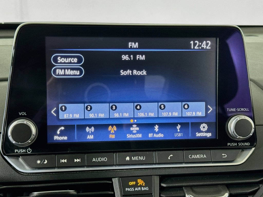 Used 2025 Nissan Altima 2.5 SV FWD image 28