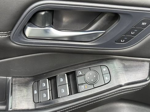 Used 2023 Nissan Rogue SL AWD/4WD image 15