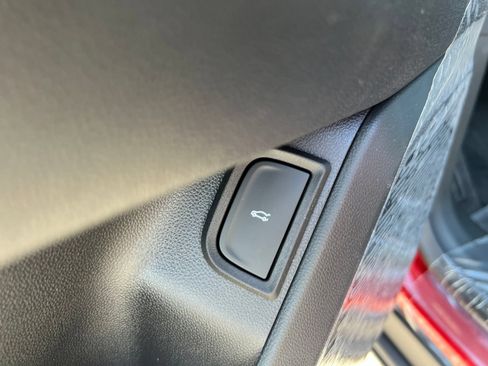 New 2026 Chevrolet Equinox LT w/ Convenience Package II FWD image 11
