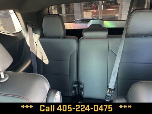 Used 2024 Chevrolet Traverse Z71 w/ Enhanced Driving Package AWD/4WD image 34
