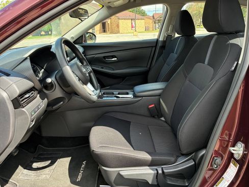 Used 2025 Nissan Sentra SV FWD image 20