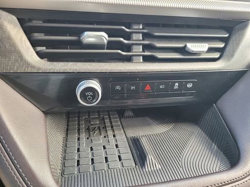 Certified 2025 Ford Explorer Platinum w/ LUX Leather Package image 24