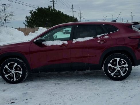 Certified 2024 Chevrolet Trax RS w/ Driver Confidence Package image 5