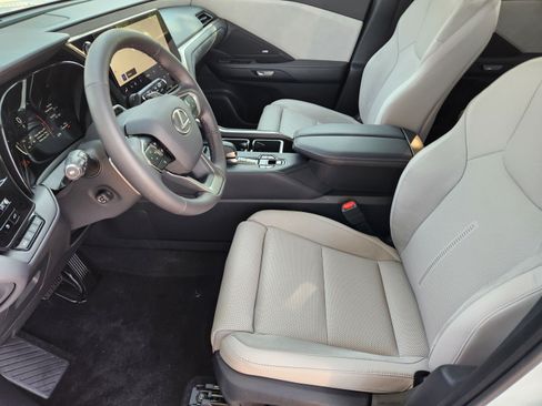 Used 2026 Lexus TX 350 AWD w/ Technology Package image 5