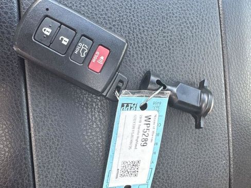 Used 2018 Toyota Highlander Limited FWD image 34