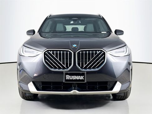 Used 2025 BMW X3 xDrive30i w/ Convenience Package image 2