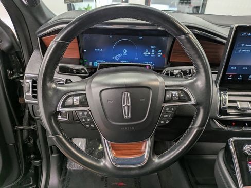 Certified 2022 Lincoln Navigator Reserve image 18