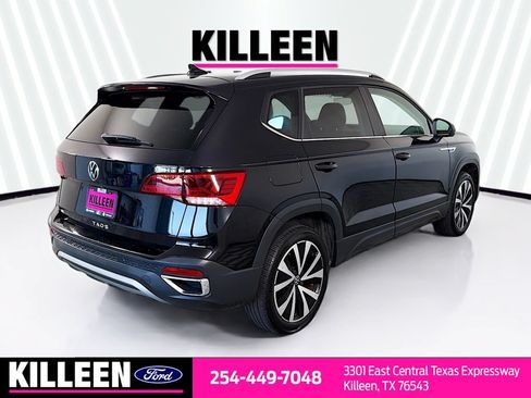 Used 2022 Volkswagen Taos SE w/ IQ.Drive SE Package FWD image 9