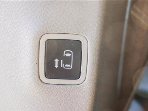 Used 2018 Chrysler Pacifica Touring Plus w/ Tire & Wheel Group image 21