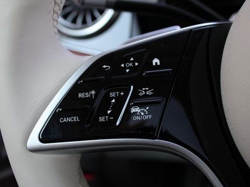 Used 2023 Mercedes-Benz EQS 580 4MATIC SUV image 11