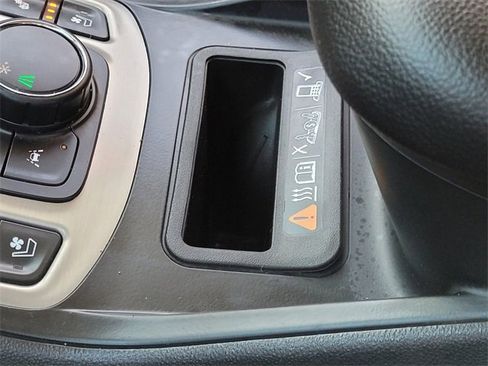 Used 2019 GMC Terrain Denali w/ Advanced Safety Package image 31