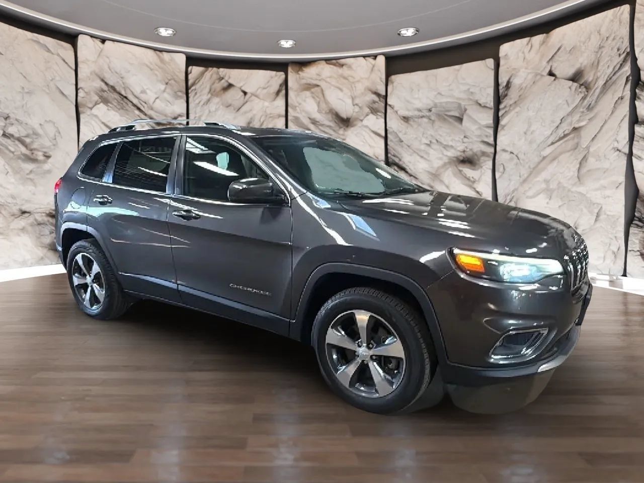 Used 2019 Jeep Cherokee Limited AWD/4WD image 20