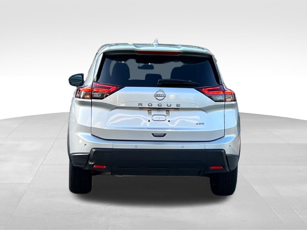 Used 2025 Nissan Rogue SV AWD/4WD image 6