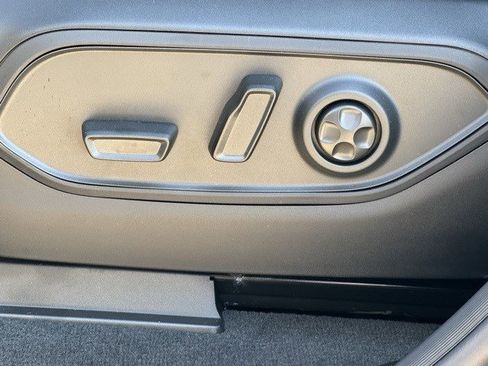 New 2025 Jeep Grand Cherokee Limited image 12