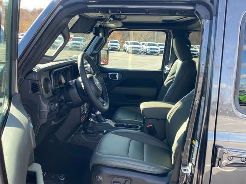 New 2026 Jeep Gladiator Mojave image 15