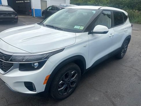 Used 2024 Kia Seltos LX AWD/4WD image 4