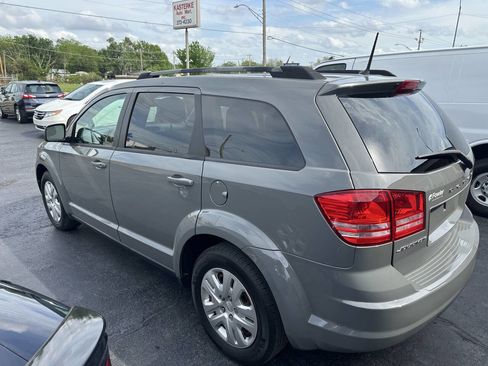 Used 2019 Dodge Journey SE image 9