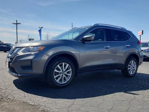 Used 2018 Nissan Rogue SV w/ Sun & Sound Touring Package image 8