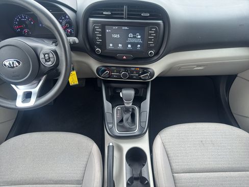 Used 2020 Kia Soul S FWD image 10
