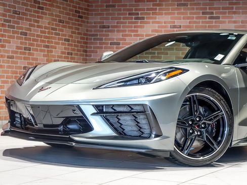 Used 2024 Chevrolet Corvette Stingray Preferred Cpe w/ Z51 Performance Package image 4