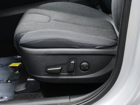 Used 2019 Hyundai Santa Fe SEL w/ Cargo Package image 10