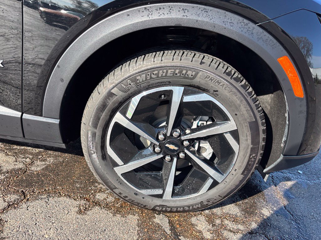Used 2025 Chevrolet Equinox EV LT FWD image 12