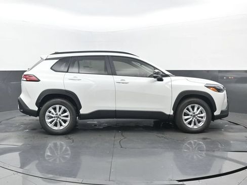 New 2026 Toyota Corolla Cross LE FWD image 2