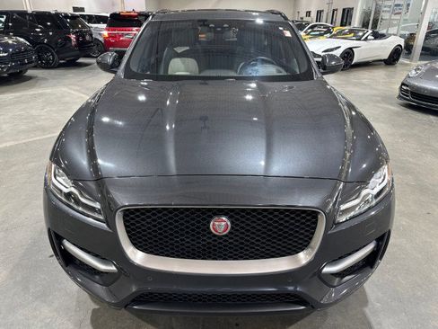 Used 2017 Jaguar F-PACE R-Sport image 2