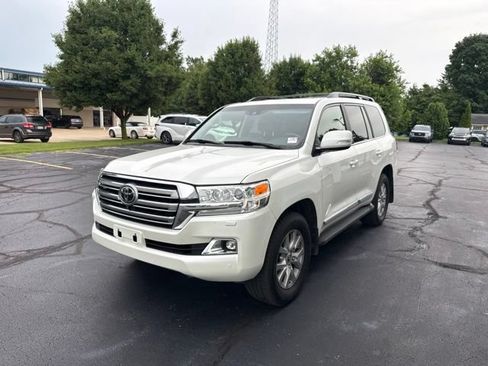 Used 2016 Toyota Land Cruiser AWD/4WD image 7