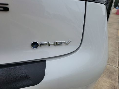 New 2026 Toyota Prius Plug-In Hybrid FWD image 6