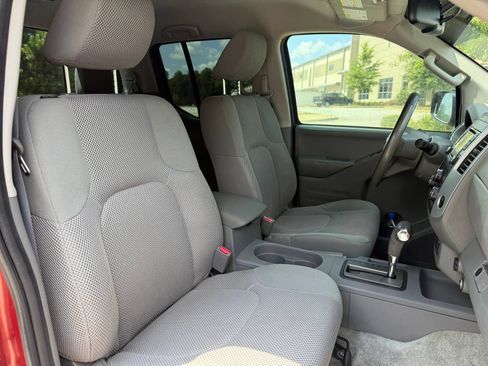 Used 2016 Nissan Frontier SV w/ SV Value Truck Package RWD image 35