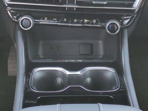 New 2026 Chevrolet Traverse High Country FWD image 19
