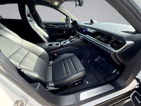 Used 2022 Porsche Panamera w/ Premium Package RWD image 15