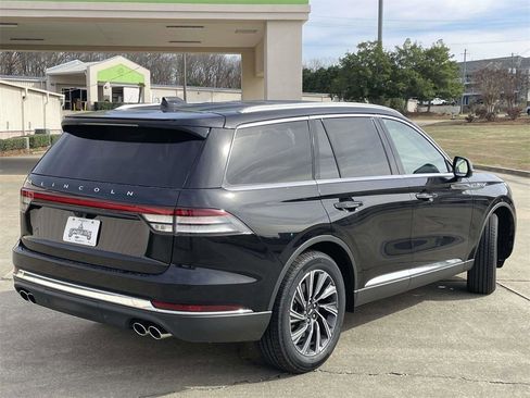 New 2026 Lincoln Aviator Premiere image 3