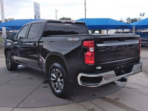 Certified 2022 Chevrolet Silverado 1500 LT AWD/4WD image 17
