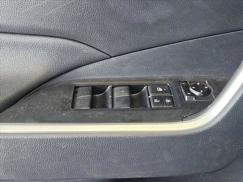 Used 2021 Toyota RAV4 XLE image 6