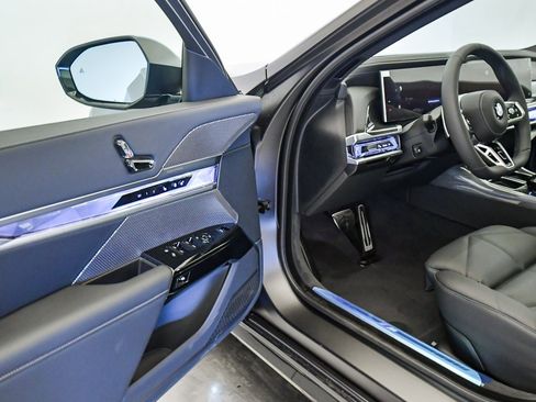 New 2026 BMW 740i w/ Premium Package image 24