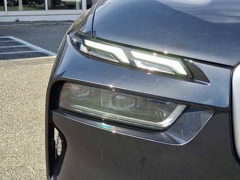 Used 2024 BMW X7 xDrive40i w/ Climate Comfort Package AWD/4WD image 9