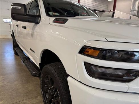 Certified 2025 RAM 2500 Big Horn AWD/4WD image 3