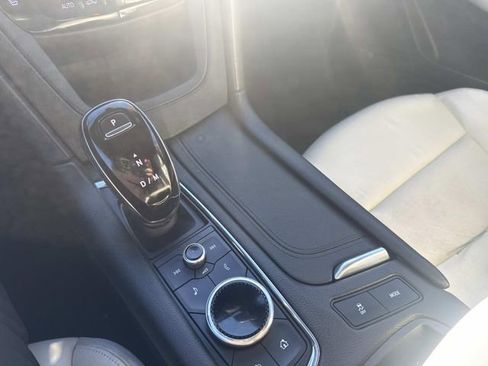 Used 2021 Cadillac XT6 Sport image 28