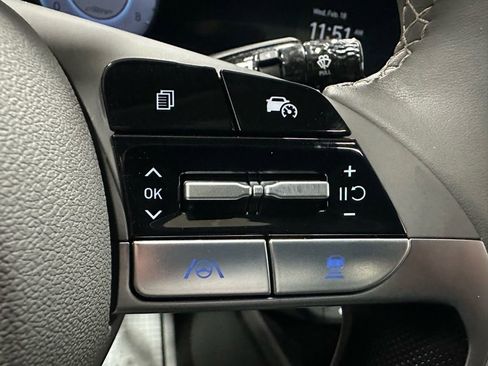 Used 2025 Hyundai Elantra SEL image 20