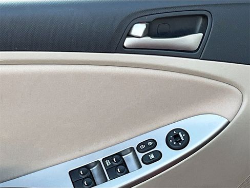 Used 2017 Hyundai Accent SE image 16