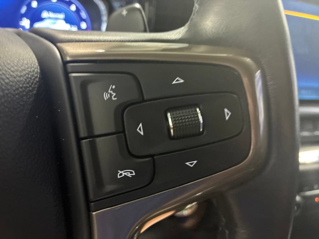 Used 2023 Chevrolet Silverado 1500 High Country w/ Technology Package AWD/4WD image 32
