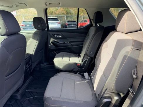 Used 2020 Chevrolet Traverse LT image 27