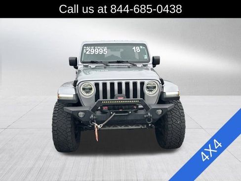 Used 2018 Jeep Wrangler Unlimited Sahara image 2