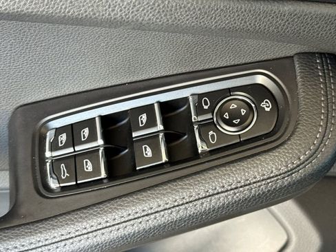Used 2022 Porsche Macan AWD/4WD image 15