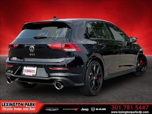 Used 2024 Volkswagen GTI SE FWD image 5